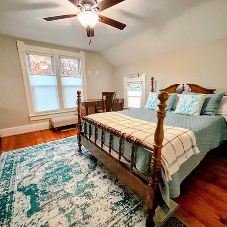 Charming Restored 1891 House Fort Atkinson المظهر الخارجي الصورة