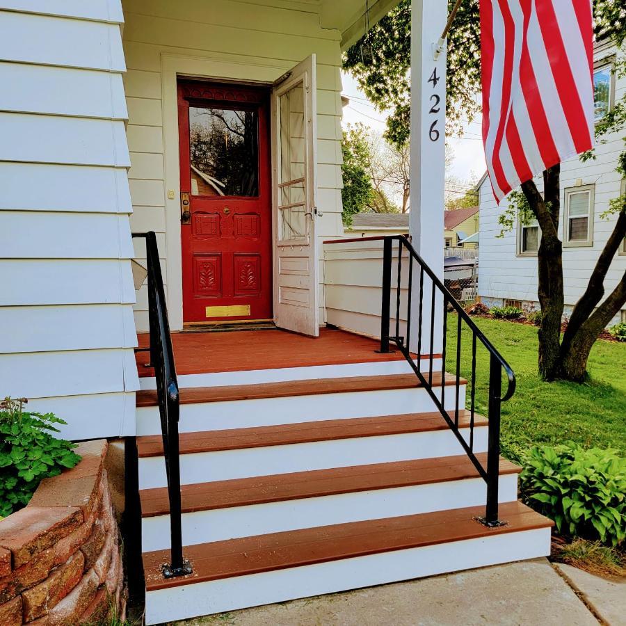 Charming Restored 1891 House Fort Atkinson المظهر الخارجي الصورة